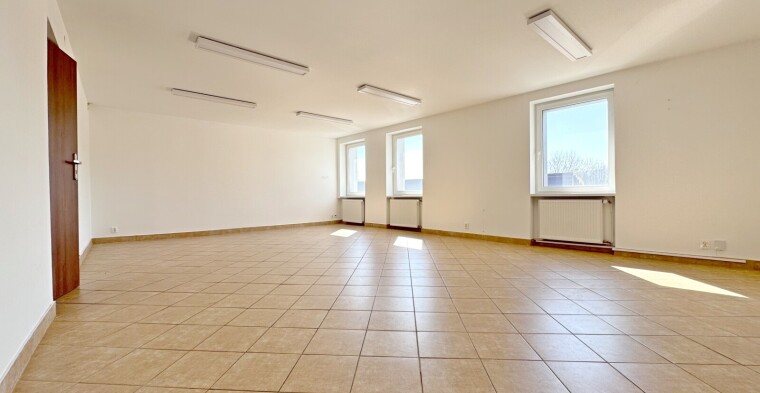 jasne, przestronne, ustawne i prestiżowe pomieszczenie biurowe o powierzchni 40m2.Biuro Nieruchomości Monika Musiał Prime Deal.