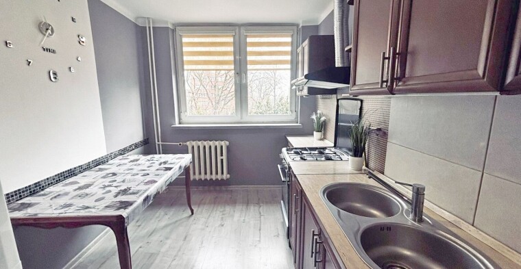 Kuchnia w mieszkaniu w bloku. Biuro Nieruchomości Bielsko-Biała.