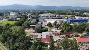 Tereny przemysłowe, Wapienica, na sprzedaż działka + działka zabudowana halą o powierzchni 511 m2.  Biuro Nieruchomości Bielsko-