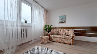 salon z kanapą vintage  Biuro Nieruchomości Bielsko-Biała