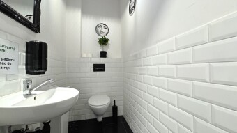 WC. Biuro Nieruchomości Bielsko-Biała.